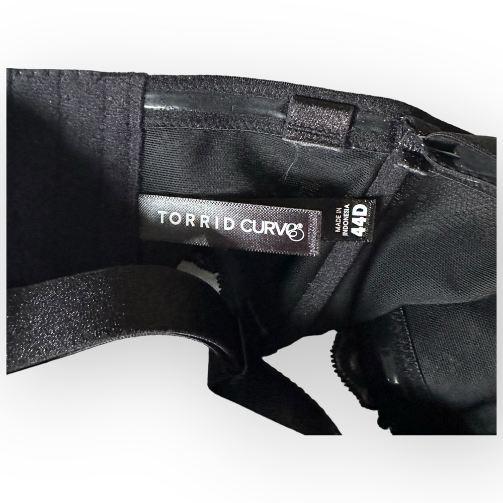 Torrid Curve 44d Pushup Strapless Bra Solid Black… - image 2